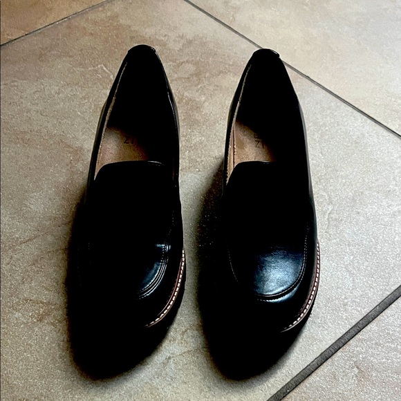 Naturalizer Black Wedge Loafers - Picture 1 of 1